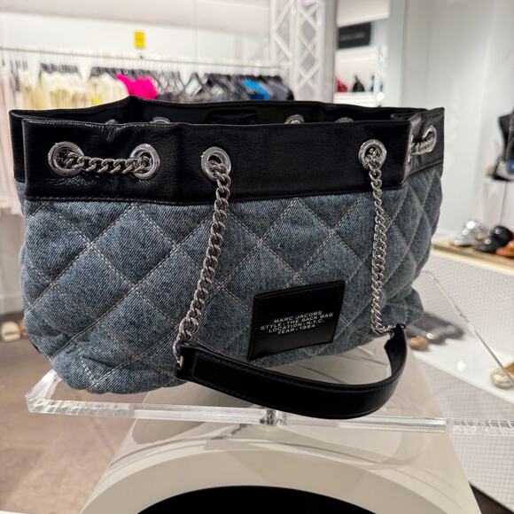 MARC JACOBS The Quilted Denim Chain Sack Bag In Light Wash Authentic‼️ - Picture 4 of 16